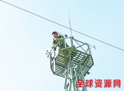 居嵩山之巅观风雨雷电 探访嵩山气候站的守护者