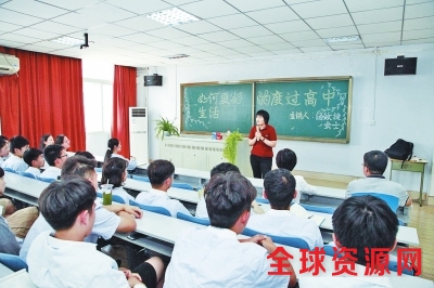 高中生活怎么过？ 听哈佛大学资深面试官咋说