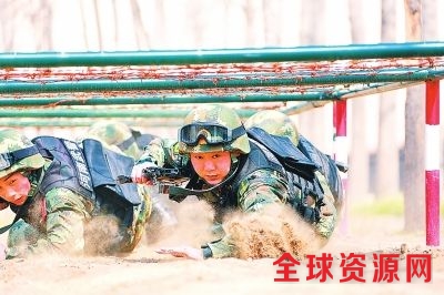 河南武警胡晓当选“十大卫士” 全身20余处伤疤