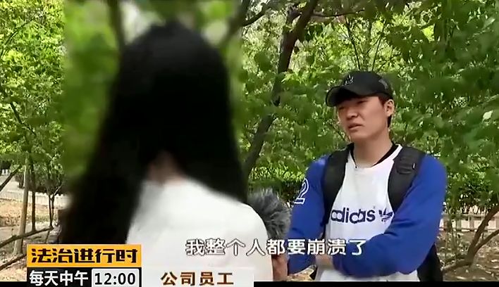 老板在公司女厕装两盏LED灯 女员工知道真相崩溃了