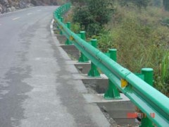 湖北W型波纹状钢护栏/高速公路防撞护栏板/热镀锌护栏板价格图1