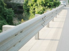 湖北W型波纹状钢护栏/高速公路防撞护栏板/热镀锌护栏板价格图2