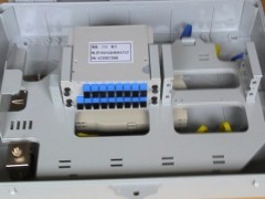 供应32芯壁挂丨塑料光纤分纤箱丨光纤配线箱图1