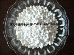 2-10mm活性氧化铝球除氟剂干燥剂氧化铝球厂家图1