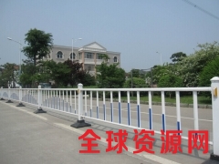 钦州道路隔离栏公路护栏批发价图1