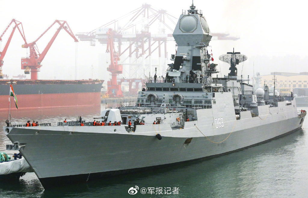 中国海军055大驱海上航行画面首公开 已涂舷号101