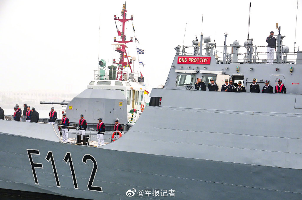 中国海军055大驱海上航行画面首公开 已涂舷号101