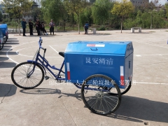 供应绵阳市户外人力三轮垃圾车 城市环卫果皮箱车图1