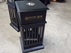 供应武穴市户外垃圾箱 城市环卫果皮箱垃圾桶图1