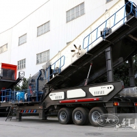 小型移动式建筑垃圾破碎机发往深圳成功投产JYX78
