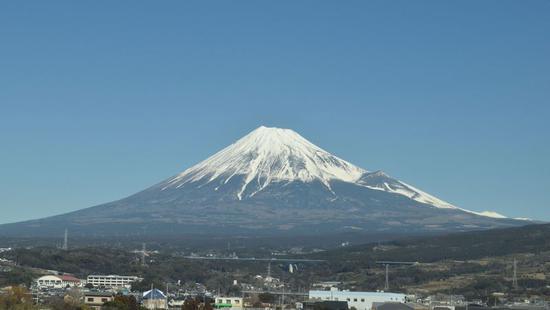 静冈县自2月5日起收到了9万多人的住宿取消。