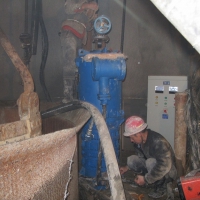 凿井工程掘进排水清淤吊泵